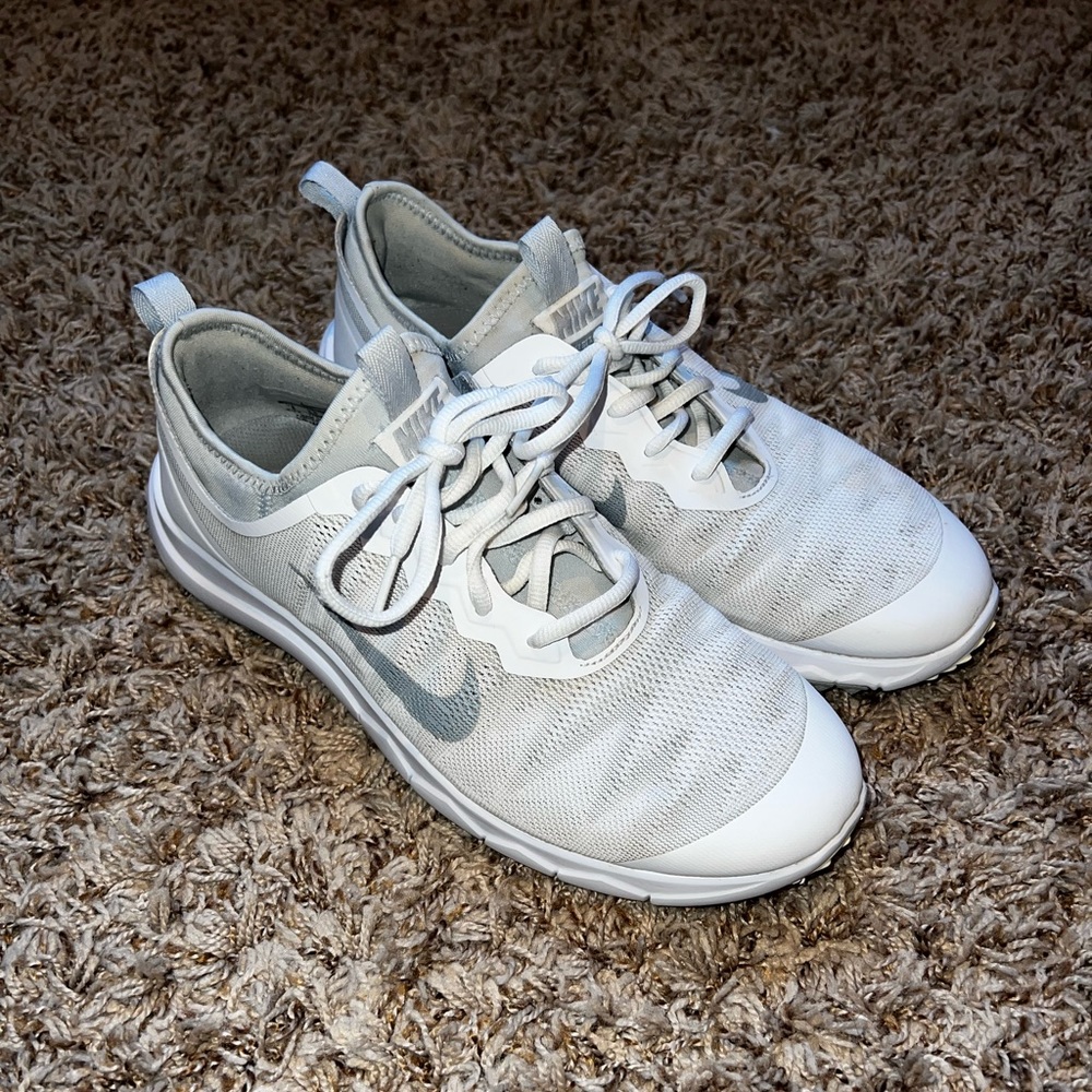 Nike White Bermuda golf shoes Women’s
